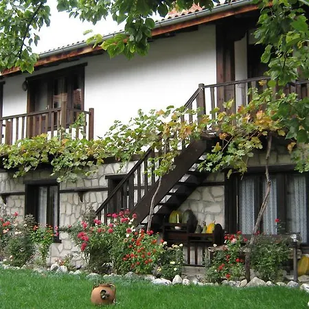 Къща за гости тренчова къща 3*