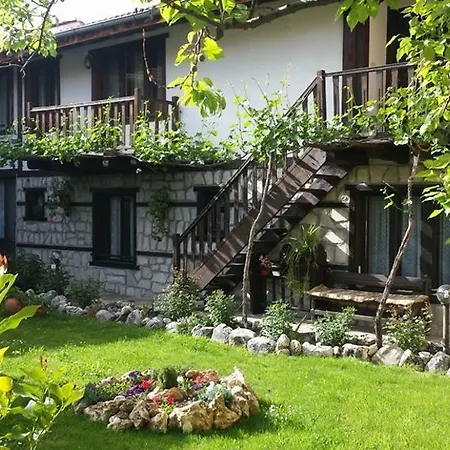 Къща за гости тренчова къща